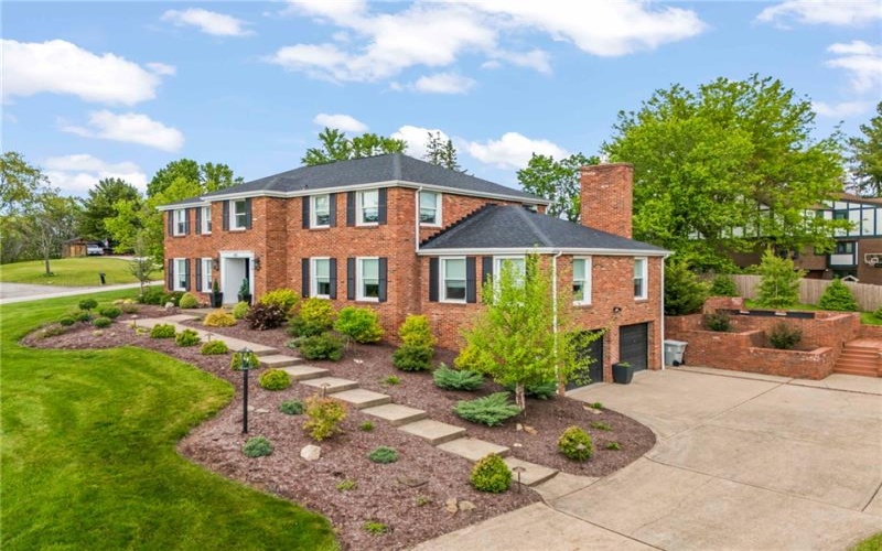 107 Lexington Drive, McMurray, 15317, 4 Bedrooms Bedrooms, 14 Rooms Rooms,3.1 BathroomsBathrooms,Residential,For Sale,Lexington Drive,1753713