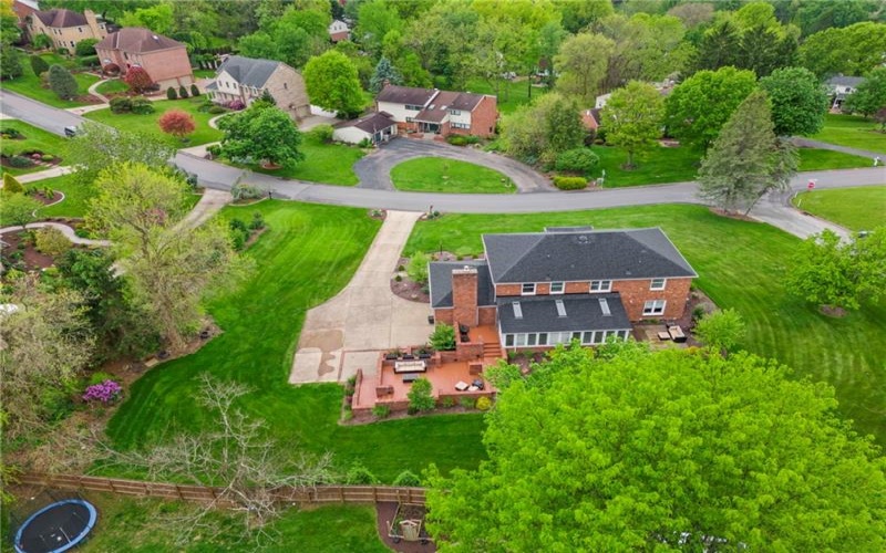 107 Lexington Drive, McMurray, 15317, 4 Bedrooms Bedrooms, 14 Rooms Rooms,3.1 BathroomsBathrooms,Residential,For Sale,Lexington Drive,1753713