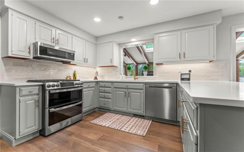 107 Lexington Drive, McMurray, 15317, 4 Bedrooms Bedrooms, 14 Rooms Rooms,3.1 BathroomsBathrooms,Residential,For Sale,Lexington Drive,1753713