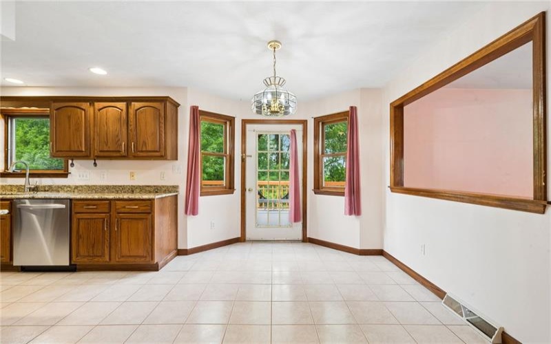 245 Meadow Spring Road, Greensburg, 15601, 4 Bedrooms Bedrooms, 10 Rooms Rooms,3.1 BathroomsBathrooms,Residential,For Sale,Meadow Spring Road,1753738