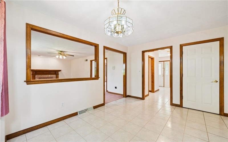 245 Meadow Spring Road, Greensburg, 15601, 4 Bedrooms Bedrooms, 10 Rooms Rooms,3.1 BathroomsBathrooms,Residential,For Sale,Meadow Spring Road,1753738
