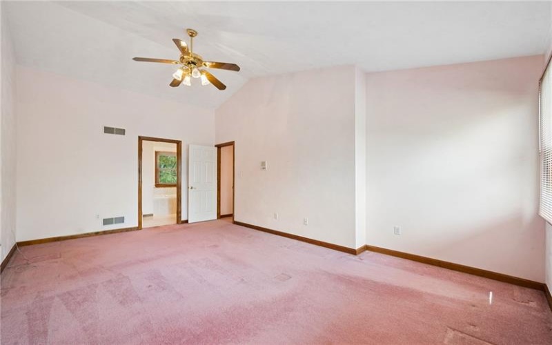 245 Meadow Spring Road, Greensburg, 15601, 4 Bedrooms Bedrooms, 10 Rooms Rooms,3.1 BathroomsBathrooms,Residential,For Sale,Meadow Spring Road,1753738