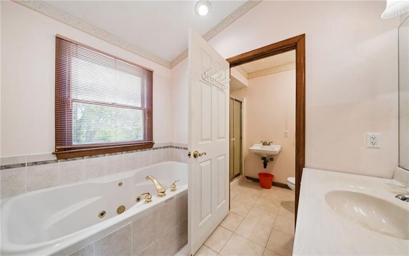 245 Meadow Spring Road, Greensburg, 15601, 4 Bedrooms Bedrooms, 10 Rooms Rooms,3.1 BathroomsBathrooms,Residential,For Sale,Meadow Spring Road,1753738