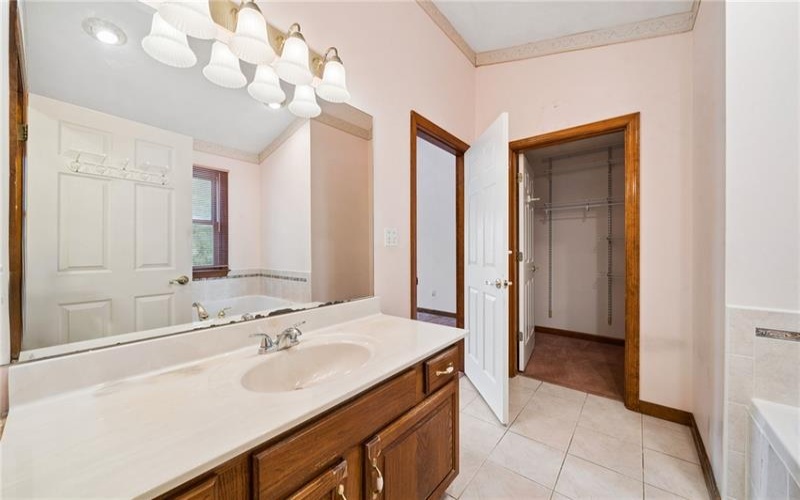 245 Meadow Spring Road, Greensburg, 15601, 4 Bedrooms Bedrooms, 10 Rooms Rooms,3.1 BathroomsBathrooms,Residential,For Sale,Meadow Spring Road,1753738