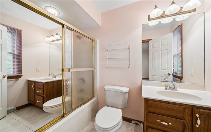 245 Meadow Spring Road, Greensburg, 15601, 4 Bedrooms Bedrooms, 10 Rooms Rooms,3.1 BathroomsBathrooms,Residential,For Sale,Meadow Spring Road,1753738