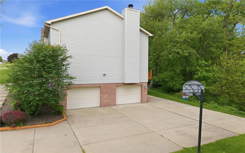 245 Meadow Spring Road, Greensburg, 15601, 4 Bedrooms Bedrooms, 10 Rooms Rooms,3.1 BathroomsBathrooms,Residential,For Sale,Meadow Spring Road,1753738