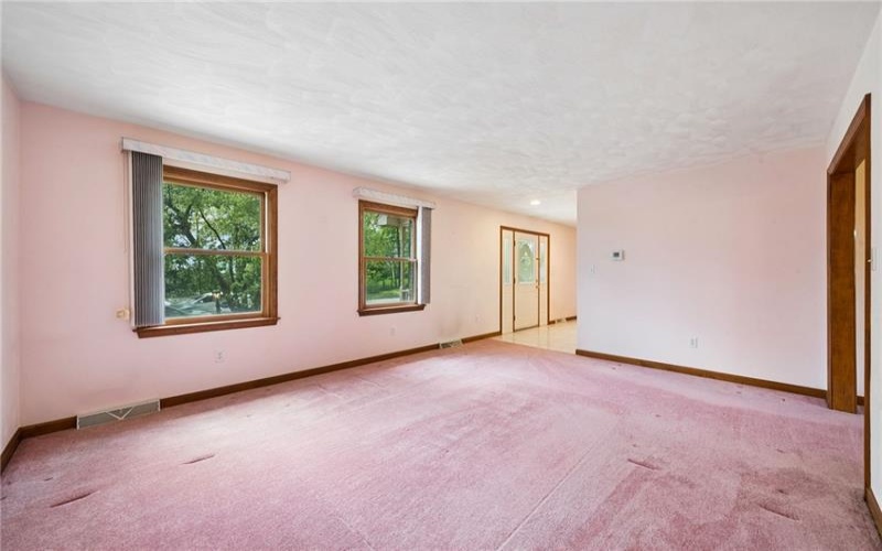 245 Meadow Spring Road, Greensburg, 15601, 4 Bedrooms Bedrooms, 10 Rooms Rooms,3.1 BathroomsBathrooms,Residential,For Sale,Meadow Spring Road,1753738