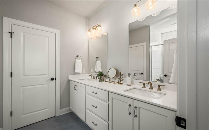 121 Maggie Drive, Eighty Four, 15330, 4 Bedrooms Bedrooms, 9 Rooms Rooms,3.1 BathroomsBathrooms,Residential,For Sale,Maggie Drive,1753767