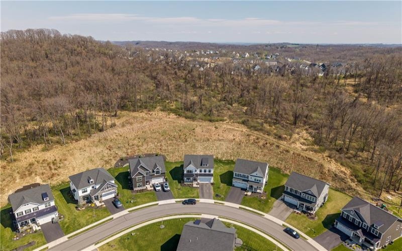 121 Maggie Drive, Eighty Four, 15330, 4 Bedrooms Bedrooms, 9 Rooms Rooms,3.1 BathroomsBathrooms,Residential,For Sale,Maggie Drive,1753767