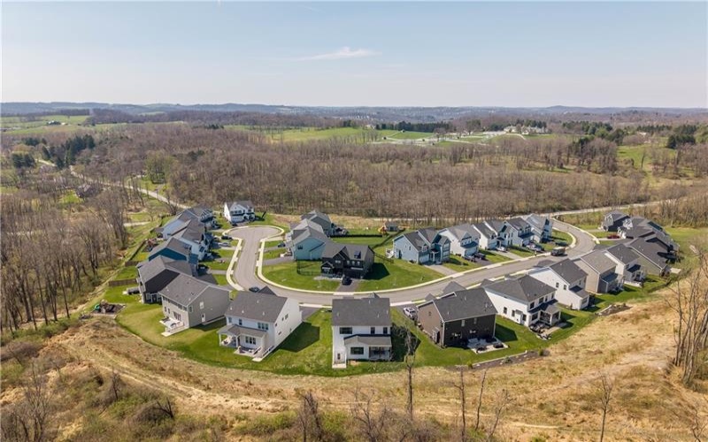 121 Maggie Drive, Eighty Four, 15330, 4 Bedrooms Bedrooms, 9 Rooms Rooms,3.1 BathroomsBathrooms,Residential,For Sale,Maggie Drive,1753767
