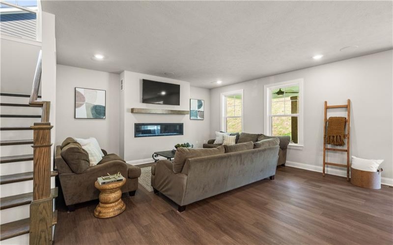 121 Maggie Drive, Eighty Four, 15330, 4 Bedrooms Bedrooms, 9 Rooms Rooms,3.1 BathroomsBathrooms,Residential,For Sale,Maggie Drive,1753767