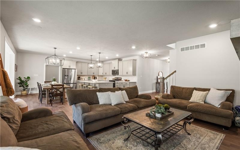 121 Maggie Drive, Eighty Four, 15330, 4 Bedrooms Bedrooms, 9 Rooms Rooms,3.1 BathroomsBathrooms,Residential,For Sale,Maggie Drive,1753767