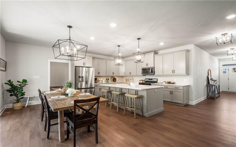 121 Maggie Drive, Eighty Four, 15330, 4 Bedrooms Bedrooms, 9 Rooms Rooms,3.1 BathroomsBathrooms,Residential,For Sale,Maggie Drive,1753767