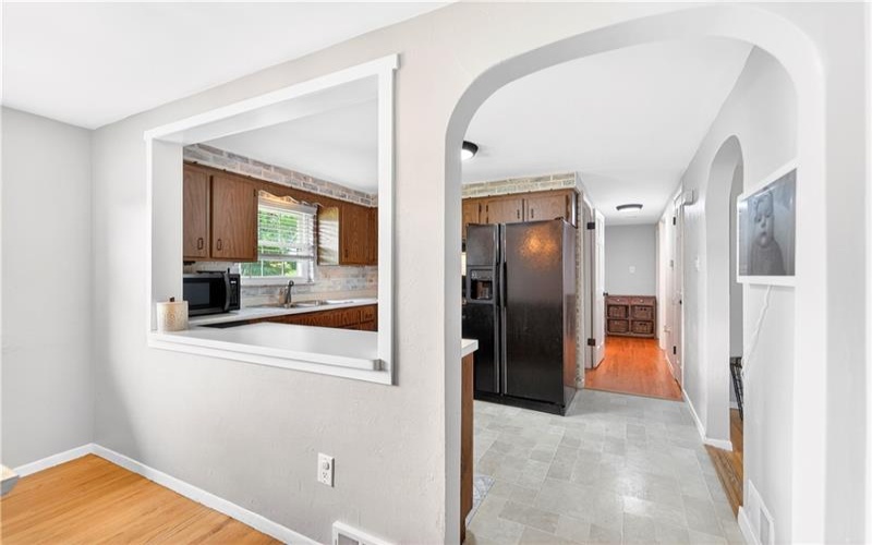 4 Meadowcrest Dr, Cecil, 15321, 3 Bedrooms Bedrooms, 8 Rooms Rooms,2 BathroomsBathrooms,Residential,For Sale,Meadowcrest Dr,1753769