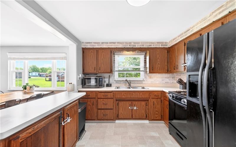 4 Meadowcrest Dr, Cecil, 15321, 3 Bedrooms Bedrooms, 8 Rooms Rooms,2 BathroomsBathrooms,Residential,For Sale,Meadowcrest Dr,1753769