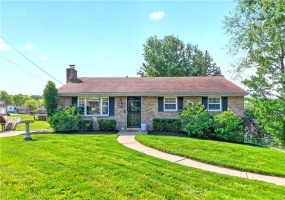 4 Meadowcrest Dr, Cecil, 15321, 3 Bedrooms Bedrooms, 8 Rooms Rooms,2 BathroomsBathrooms,Residential,For Sale,Meadowcrest Dr,1753769