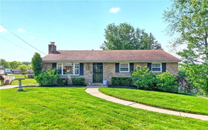 4 Meadowcrest Dr, Cecil, 15321, 3 Bedrooms Bedrooms, 8 Rooms Rooms,2 BathroomsBathrooms,Residential,For Sale,Meadowcrest Dr,1753769
