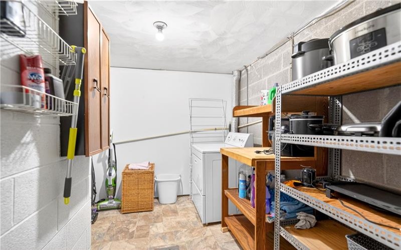 4 Meadowcrest Dr, Cecil, 15321, 3 Bedrooms Bedrooms, 8 Rooms Rooms,2 BathroomsBathrooms,Residential,For Sale,Meadowcrest Dr,1753769