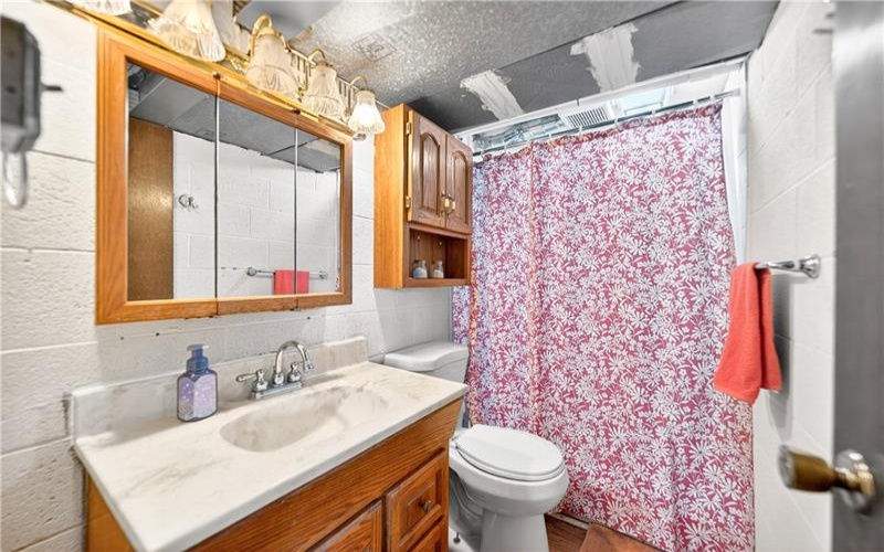 4 Meadowcrest Dr, Cecil, 15321, 3 Bedrooms Bedrooms, 8 Rooms Rooms,2 BathroomsBathrooms,Residential,For Sale,Meadowcrest Dr,1753769