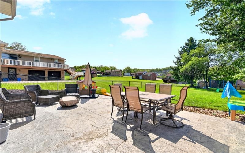 4 Meadowcrest Dr, Cecil, 15321, 3 Bedrooms Bedrooms, 8 Rooms Rooms,2 BathroomsBathrooms,Residential,For Sale,Meadowcrest Dr,1753769