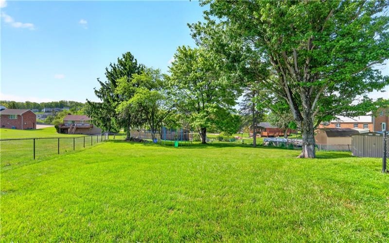 4 Meadowcrest Dr, Cecil, 15321, 3 Bedrooms Bedrooms, 8 Rooms Rooms,2 BathroomsBathrooms,Residential,For Sale,Meadowcrest Dr,1753769