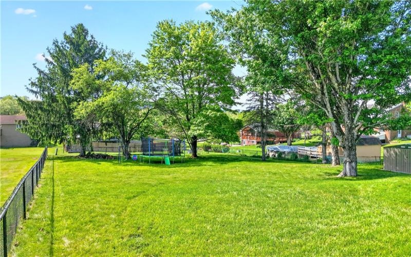 4 Meadowcrest Dr, Cecil, 15321, 3 Bedrooms Bedrooms, 8 Rooms Rooms,2 BathroomsBathrooms,Residential,For Sale,Meadowcrest Dr,1753769