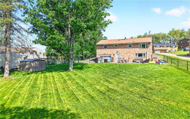 4 Meadowcrest Dr, Cecil, 15321, 3 Bedrooms Bedrooms, 8 Rooms Rooms,2 BathroomsBathrooms,Residential,For Sale,Meadowcrest Dr,1753769