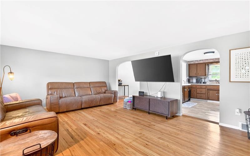 4 Meadowcrest Dr, Cecil, 15321, 3 Bedrooms Bedrooms, 8 Rooms Rooms,2 BathroomsBathrooms,Residential,For Sale,Meadowcrest Dr,1753769
