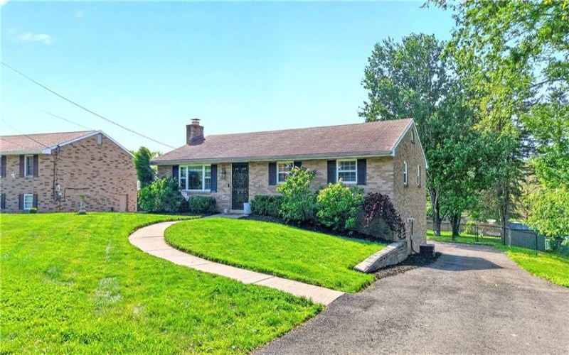 4 Meadowcrest Dr, Cecil, 15321, 3 Bedrooms Bedrooms, 8 Rooms Rooms,2 BathroomsBathrooms,Residential,For Sale,Meadowcrest Dr,1753769