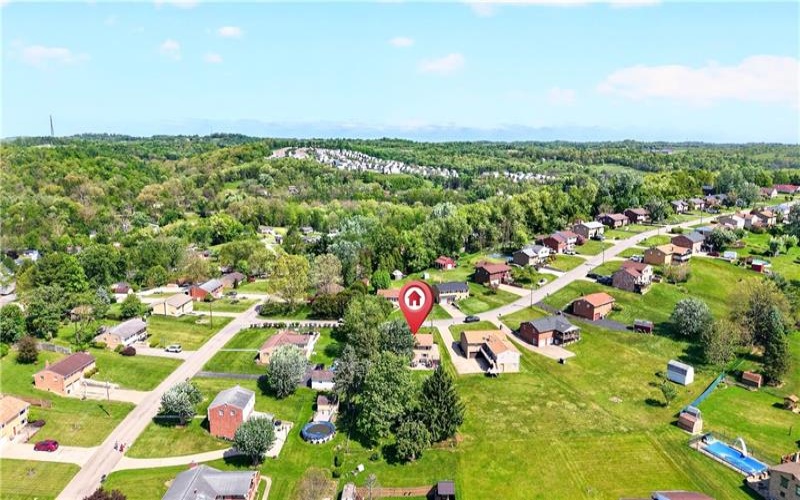 4 Meadowcrest Dr, Cecil, 15321, 3 Bedrooms Bedrooms, 8 Rooms Rooms,2 BathroomsBathrooms,Residential,For Sale,Meadowcrest Dr,1753769