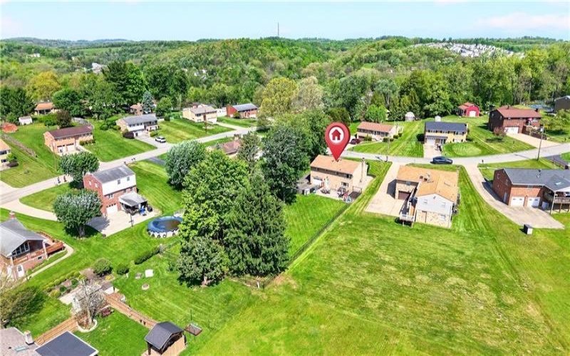 4 Meadowcrest Dr, Cecil, 15321, 3 Bedrooms Bedrooms, 8 Rooms Rooms,2 BathroomsBathrooms,Residential,For Sale,Meadowcrest Dr,1753769