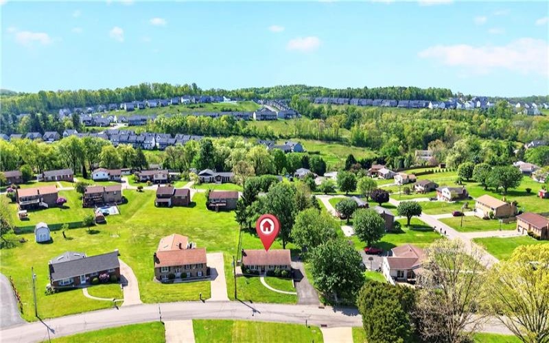 4 Meadowcrest Dr, Cecil, 15321, 3 Bedrooms Bedrooms, 8 Rooms Rooms,2 BathroomsBathrooms,Residential,For Sale,Meadowcrest Dr,1753769
