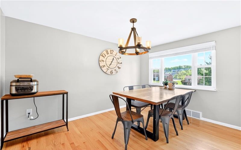 4 Meadowcrest Dr, Cecil, 15321, 3 Bedrooms Bedrooms, 8 Rooms Rooms,2 BathroomsBathrooms,Residential,For Sale,Meadowcrest Dr,1753769