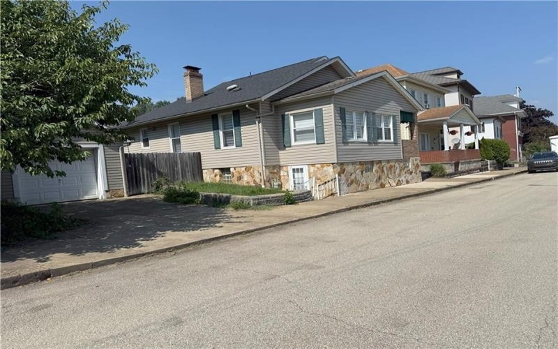 606 Railroad St, Penn, 15675, 3 Bedrooms Bedrooms, ,2.1 BathroomsBathrooms,Residential,For Sale,Railroad St,1753793