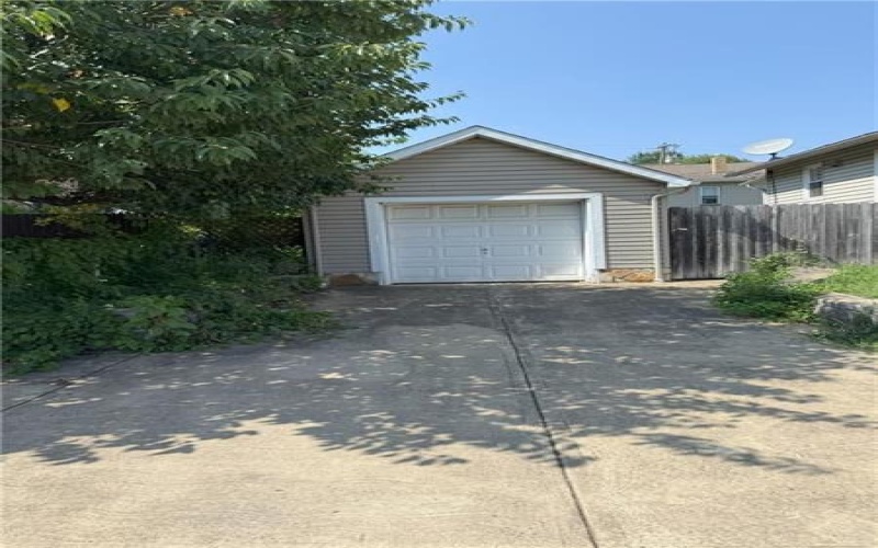 606 Railroad St, Penn, 15675, 3 Bedrooms Bedrooms, ,2.1 BathroomsBathrooms,Residential,For Sale,Railroad St,1753793