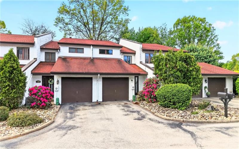 802 Casa Vita Dr, Greensburg, 15601, 2 Bedrooms Bedrooms, 6 Rooms Rooms,2.1 BathroomsBathrooms,Residential,For Sale,Casa Vita Dr,1753407