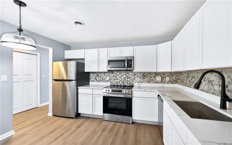 802 Casa Vita Dr, Greensburg, 15601, 2 Bedrooms Bedrooms, 6 Rooms Rooms,2.1 BathroomsBathrooms,Residential,For Sale,Casa Vita Dr,1753407