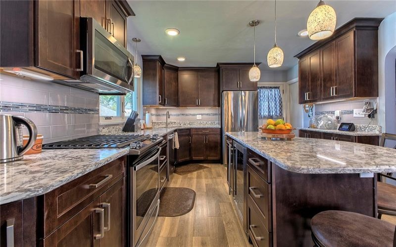 90 Penn Avenue, Irwin, 15642, 2 Bedrooms Bedrooms, 8 Rooms Rooms,1.1 BathroomsBathrooms,Residential,For Sale,Penn Avenue,1753742