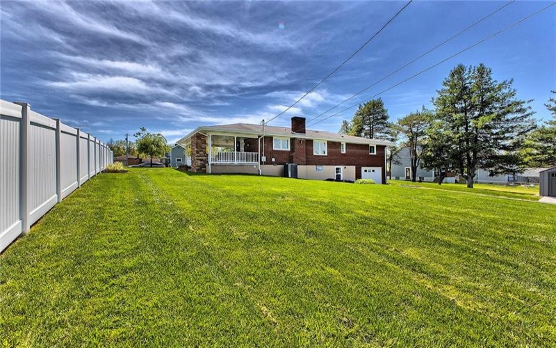 90 Penn Avenue, Irwin, 15642, 2 Bedrooms Bedrooms, 8 Rooms Rooms,1.1 BathroomsBathrooms,Residential,For Sale,Penn Avenue,1753742