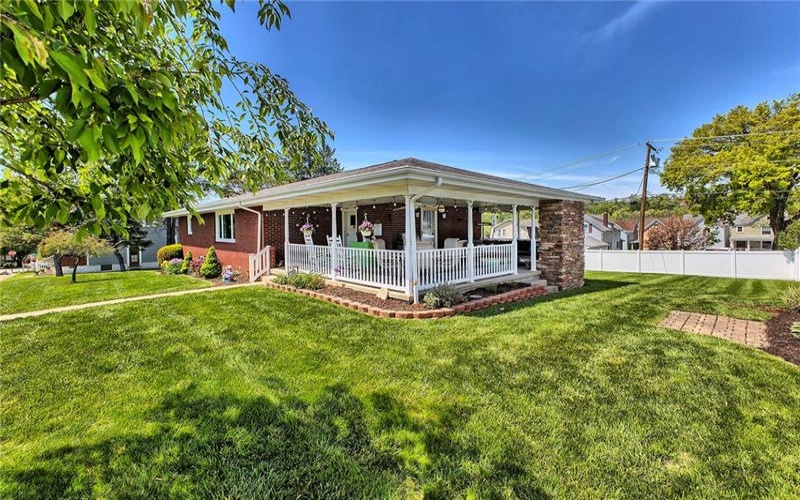 90 Penn Avenue, Irwin, 15642, 2 Bedrooms Bedrooms, 8 Rooms Rooms,1.1 BathroomsBathrooms,Residential,For Sale,Penn Avenue,1753742
