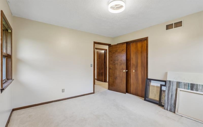 128 Southwood DRIVE, Uniontown, 15401, 4 Bedrooms Bedrooms, 9 Rooms Rooms,3 BathroomsBathrooms,Residential,For Sale,Southwood,1753868