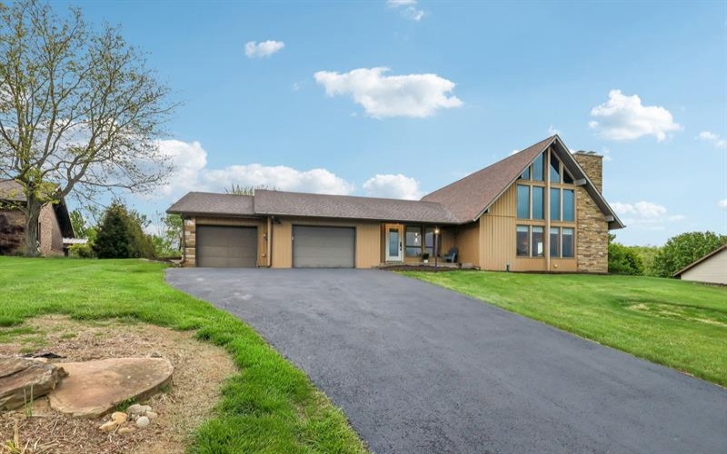 128 Southwood DRIVE, Uniontown, 15401, 4 Bedrooms Bedrooms, 9 Rooms Rooms,3 BathroomsBathrooms,Residential,For Sale,Southwood,1753868