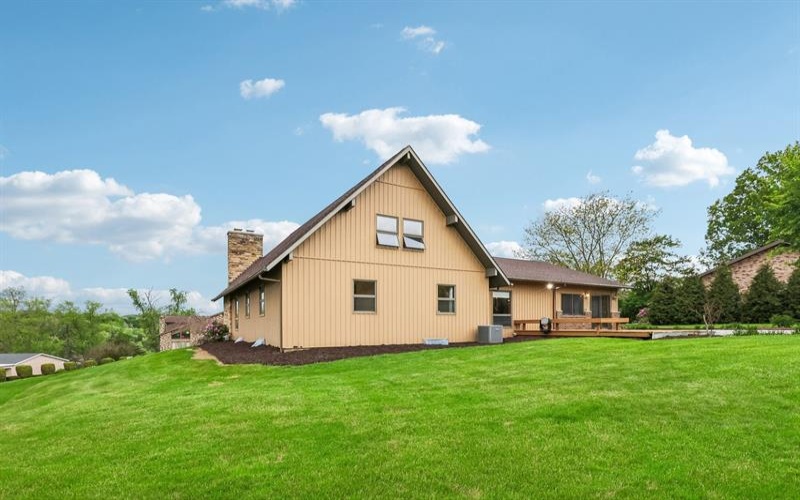 128 Southwood DRIVE, Uniontown, 15401, 4 Bedrooms Bedrooms, 9 Rooms Rooms,3 BathroomsBathrooms,Residential,For Sale,Southwood,1753868