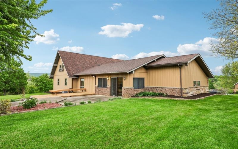 128 Southwood DRIVE, Uniontown, 15401, 4 Bedrooms Bedrooms, 9 Rooms Rooms,3 BathroomsBathrooms,Residential,For Sale,Southwood,1753868