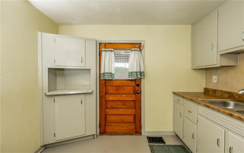 400 1/2 Jackson Ave, Vandergrift, 15690, 2 Bedrooms Bedrooms, ,1 BathroomBathrooms,Residential,For Sale,Jackson Ave,1753881