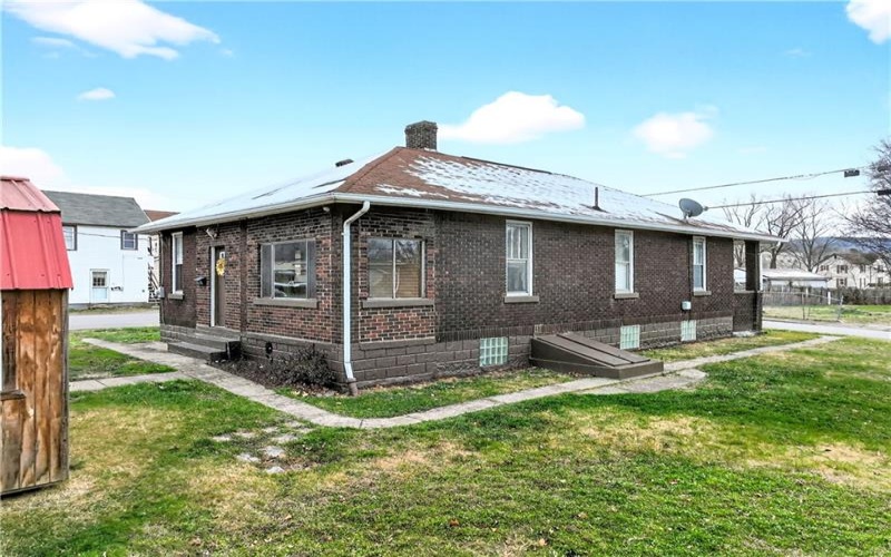 1404 Aetna St, Connellsville, 15425, 2 Bedrooms Bedrooms, ,1.1 BathroomsBathrooms,Residential,For Sale,Aetna St,1741963
