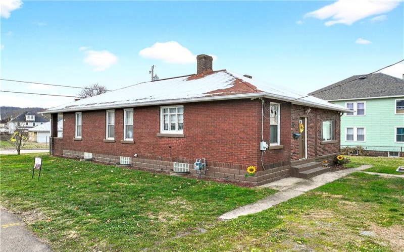 1404 Aetna St, Connellsville, 15425, 2 Bedrooms Bedrooms, ,1.1 BathroomsBathrooms,Residential,For Sale,Aetna St,1741963