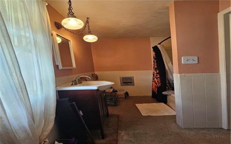 619 Chestnut St, Irwin, 15642, 2 Bedrooms Bedrooms, ,1.1 BathroomsBathrooms,Residential,For Sale,Chestnut St,1753908