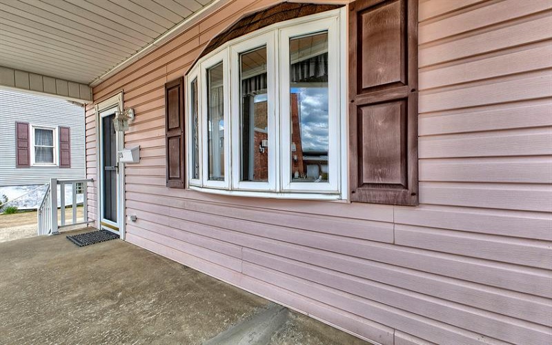 213 Chestnut STREET, Latrobe, 15650, 3 Bedrooms Bedrooms, 5 Rooms Rooms,1 BathroomBathrooms,Residential,For Sale,Chestnut,1753928