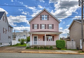 213 Chestnut STREET, Latrobe, 15650, 3 Bedrooms Bedrooms, 5 Rooms Rooms,1 BathroomBathrooms,Residential,For Sale,Chestnut,1753928
